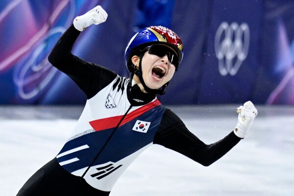 대한민국 여자 쇼트트랙, 3000m 계주 8년 만에 금빛 질주